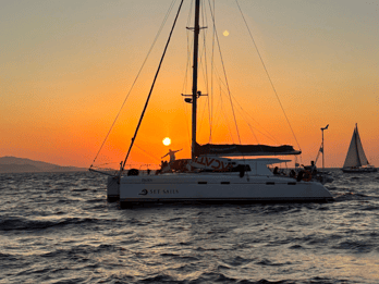 Heraklion: Dia Island Sunset Boat Tour with Dinner