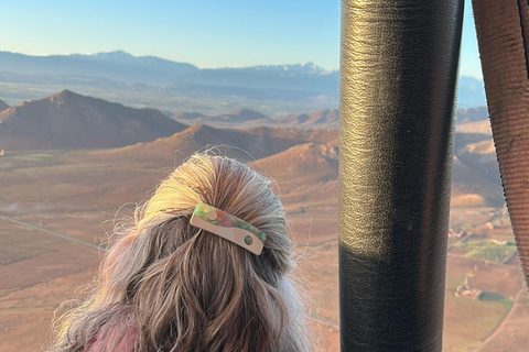 Marrakech : Vol en montgolfière, petit déjeuner berbère et balade à dos de chameau