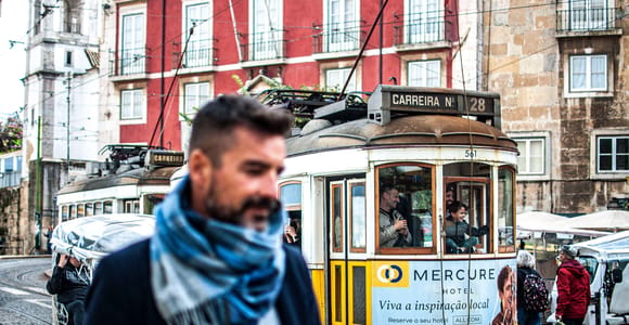 Lisbon: Private Tuk-Tuk Tour with Tram 28 Route