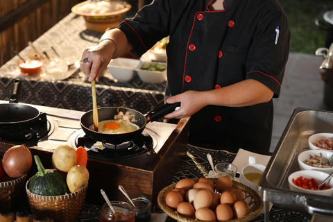 Luang Prabang: Alms Giving Ceremony & Breakfast