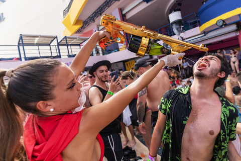 Cancun: Pass giornaliero per il Coco Bongo Beach ClubAccesso per le donne: Festa in spiaggia Coco Bongo