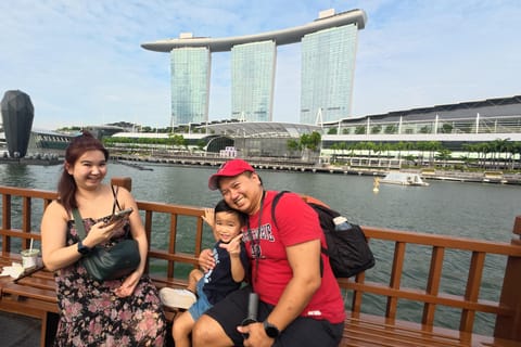 Singapore: Private Sunset Tour with Skypark, Cruise, Merlion and Food - Image 2