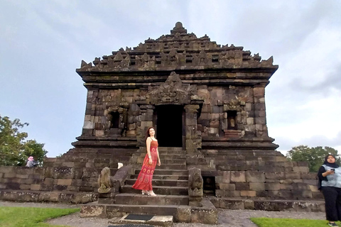 Borobudur Guided Tour & Ijo Temple Sunset Experience Private Tour: Borobudur Access, Prambanan & Ijo Sunset