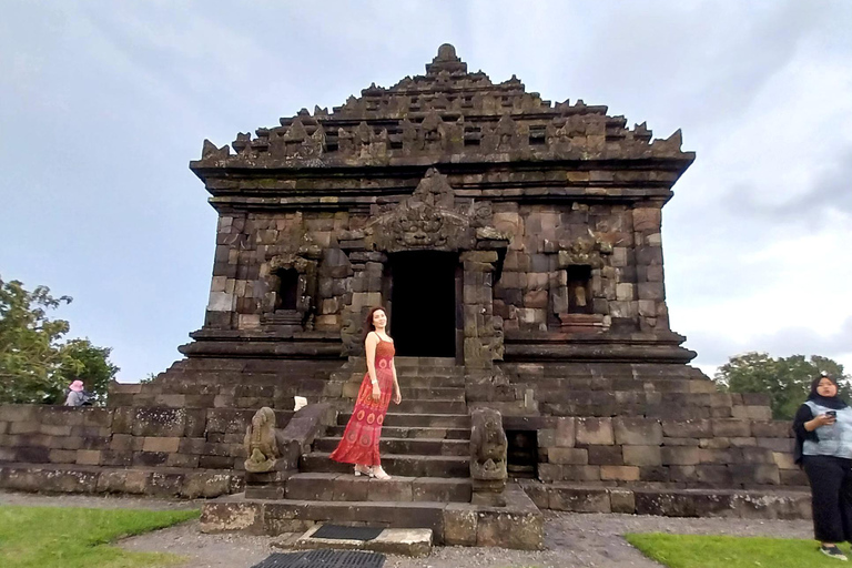 Borobudur Guided Tour & Ijo Temple Sunset Experience Private Tour: Borobudur Access, Prambanan & Ijo Sunset