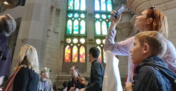 Sagrada Familia & Official Guide Private or Small Group Tour