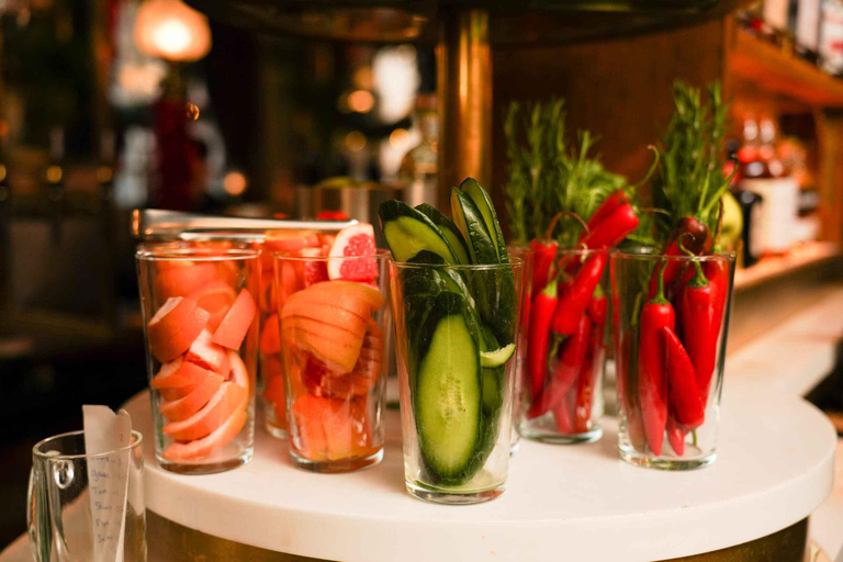 Eating Edinburgh: Old Town Food & Drinks Tour