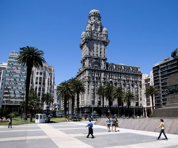 Tour privato a Montevideo con un esperto locale