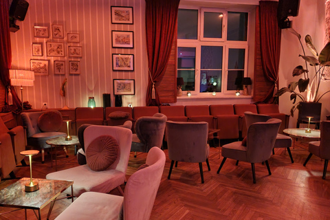 Krakow: Reservation at a Hidden Rooftop Bar with 1 Cocktail