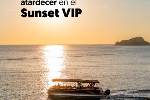 Santa Marta: Sunset Catamaran Cruise with DJ & Wine