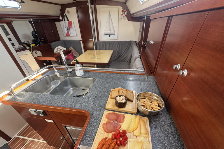 Cala Galdana - Full-day sailing trip (8 hours) Full-day sailing trip through the coves of southern Menorca (max. 4 people)