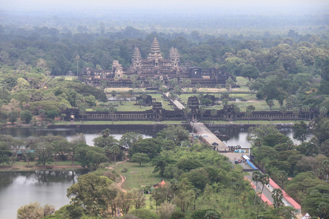 Passeio de balão em Angkor ao nascer ou ao pôr do sol e traslado de ida e volta