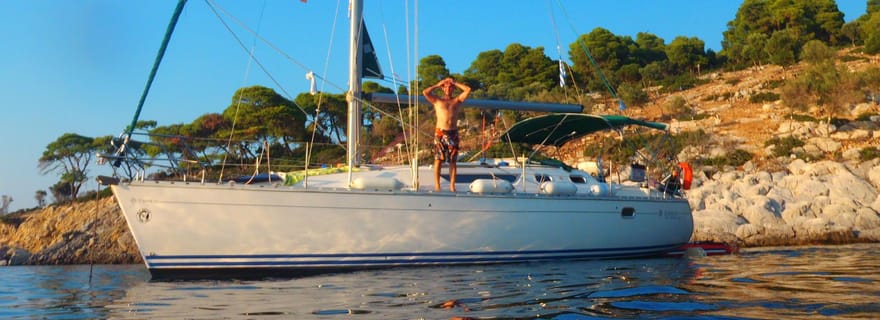 Kassandra : tour en bateau des criques isolées au bord de l'eau