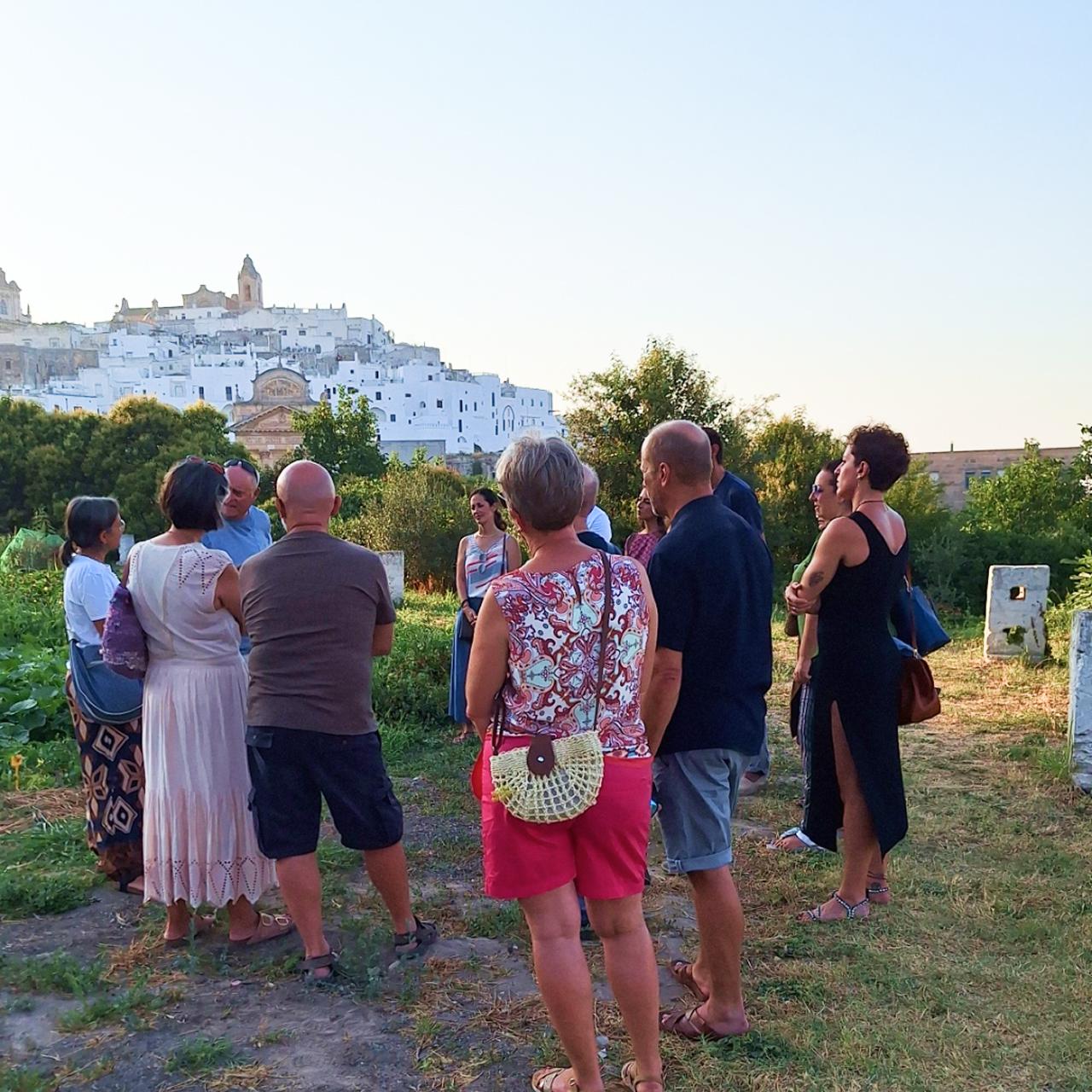 Spaziergang und Verkostung in den mittelalterlichen Gärten von Ostuni