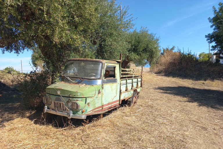 Varied 11-km hike around Koroni: nature, views, beaches