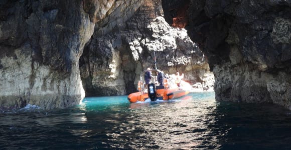 Arrábida: Boat Trip & Off-Road Jeep Tour with Lunch