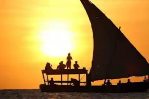 Nungwi: Visita al Santuario de las Tortugas y Crucero en Dhow al Atardecer