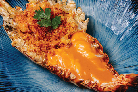 Akara Sky Hanuman Bangkok Ticket Daytime Ticket (11.00 - 15.30) + 1 Drink