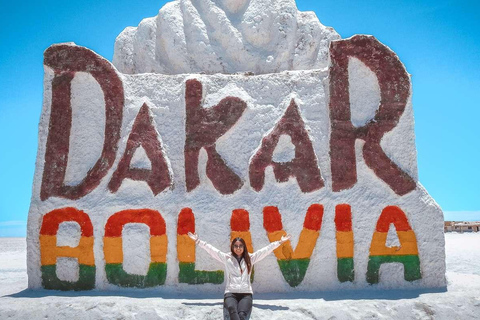 Uyuni: Całodniowa wycieczka po Salt Flats z winem o zachodzie słońca