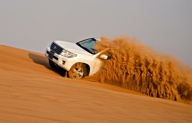 Dubai: jeepwoestijnsafari, kameelrijden, ATV en sandboarden