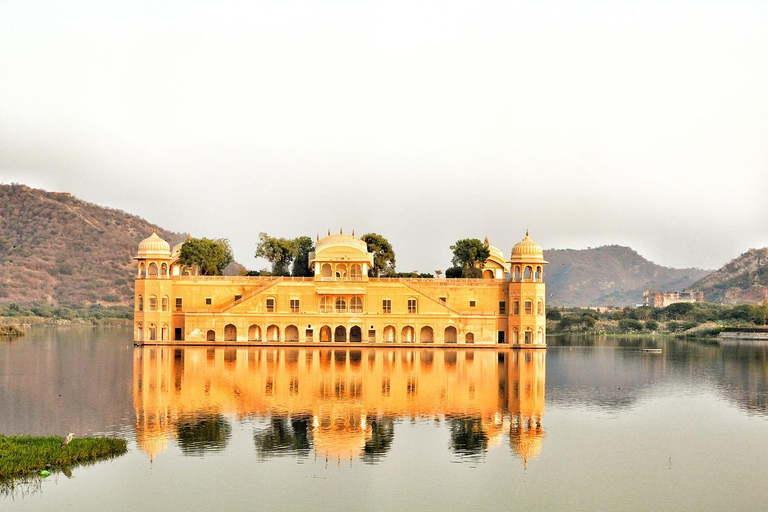 From Delhi: 2-Days Luxury Golden Triangle Tour with Hotel Private Tour without Hotel Accommodation