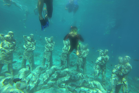 Lombok: Private Glass-Bottom Boat Tour with Snorkeling