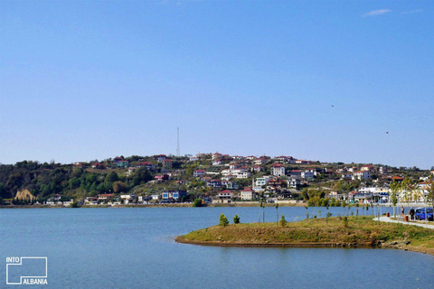 Explora Berat y el Lago Belshi: Una excursión panorámica de un día desde Tirana