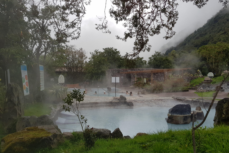 Cotopaxi nationalpark och Papallacta varma källorVulkanen och den varma källan Cotopaxi -Inkluderat Refugium