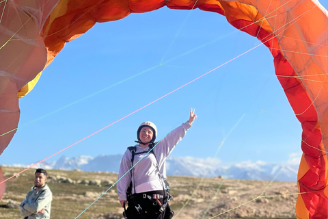 Avventura a Marrakech: parapendio, giro in cammello e colazione