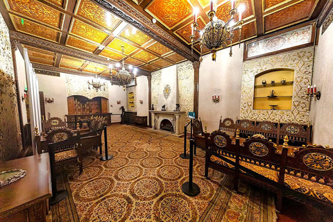 Bucharest Tour: Parliament, Ceausescu House & Village Museum