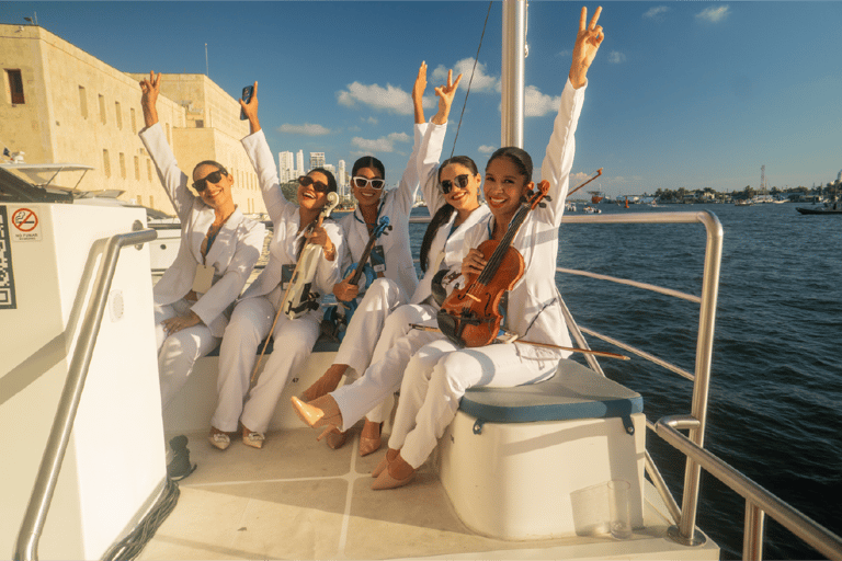 Cartagena: Sunset on Cartagena Bay aboard the Flamante Catamaran Cartagena: Sunset over Cartagena Bay aboard the Flamante Catamaran