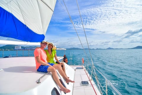 Phuket: Coral Island Catamaran Cruise with Sunset Dinner