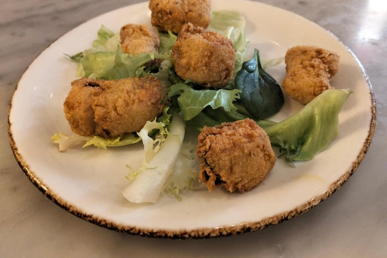 Chef-led Seville tapas tour /Authentic dishes & local wines