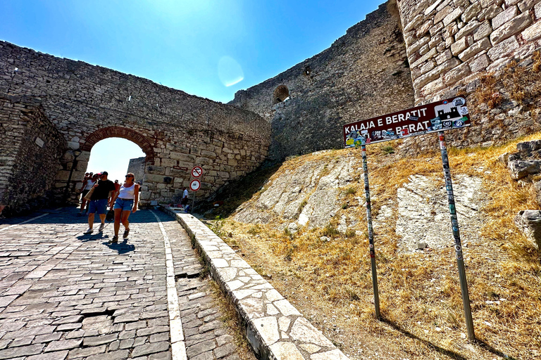 地拉那：贝拉特联合国教科文组织古城之旅及奥努弗里博物馆入场地拉那：贝拉特联合国教科文组织古城游览及奥努弗里博物馆入场