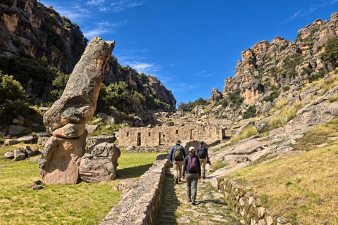 Cusco: Taqrachullo & Ancient K'ana Sites Day Trip