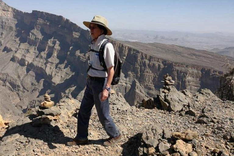 Muscat: Jebel Shams Balcony Walk & Wadi Nakhr Shared Tour