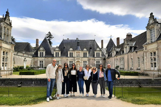 From Tours: Chambord, Chenonceau & Lunch at Family Chateau