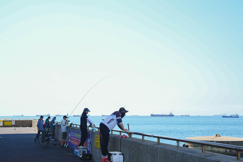 Busan: Power Walk Tour with a Local Mate