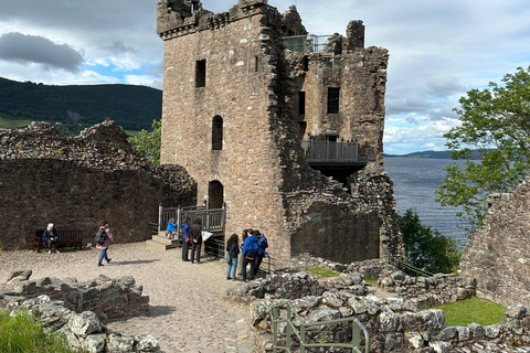 From Edinburgh: 2-Day Highlands Tour with Hogwarts Express 2 Guests Twin Room with 2 Single Beds and a Private Bathroom