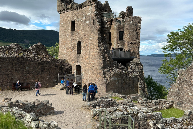 From Edinburgh: 2-Day Highlands Tour with Hogwarts Express 2 Guests Twin Room with 2 Single Beds and a Private Bathroom