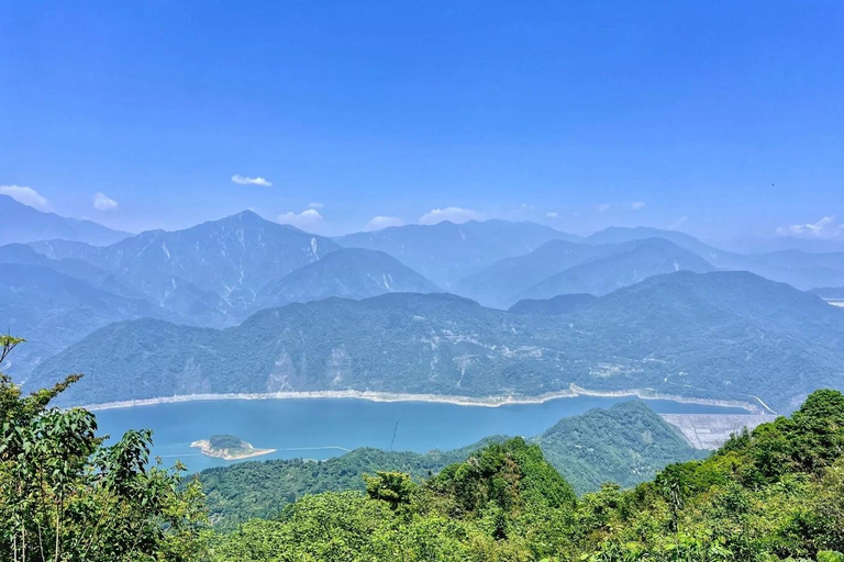 Chengdu Hiking in Yunhua Mountain Landscape & Secret Temple