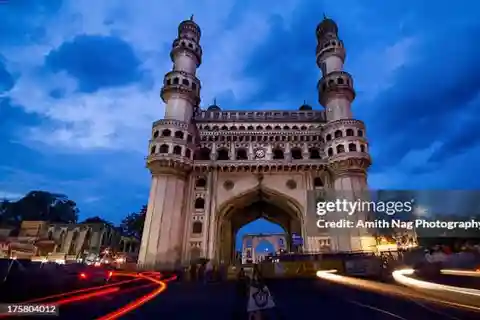 Hyderabad: Charminar, Laad Bazaar, and Necklace Road Tour