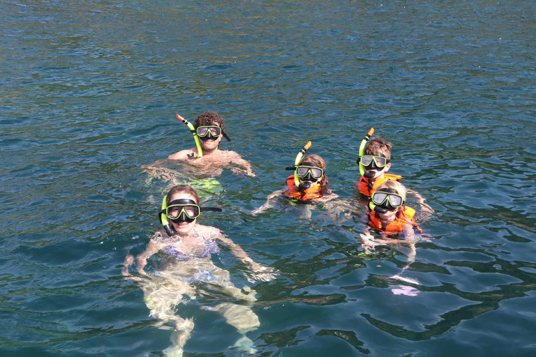 Phuket: Wycieczka na 3 wyspy Khai ze snorkelingiem i transferem do hoteluWycieczka całodniowa