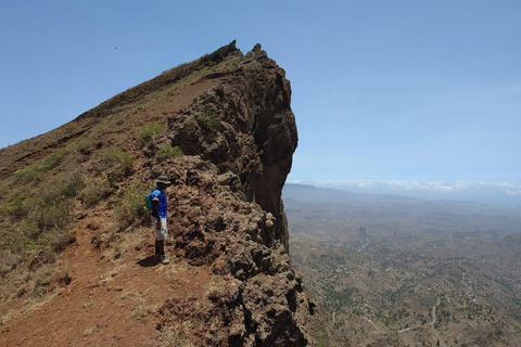 Climb the Pico de Antónia (São Domingos - Monte Txota) Climb Pico de Antónia (São Domingos - Monte Txota)