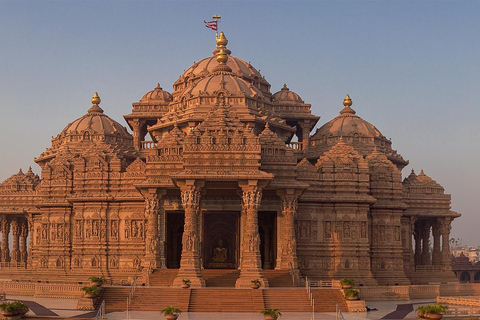 Delhi: Akshardham 2-Hour Guided Evening Light & Sound Show Akshardham Tour with Guide + Car