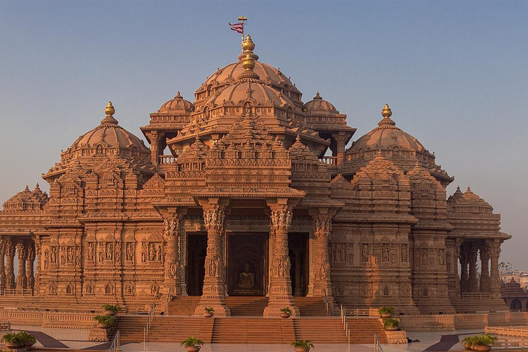 Delhi: Akshardham 2-Hour Guided Evening Light & Sound Show Akshardham Tour with Guide + Car