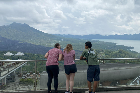 Ubud: Downhill-cykeltur med risfält, vulkan och måltidPrivat grupp