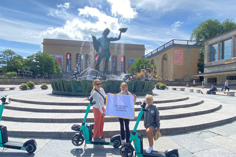 Gothenburg: Private Scooter Tour with Hotel Pickup