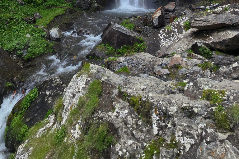 From Tbilisi: Kazbegi & Dariali Gorge Private 4x4 Day Trip