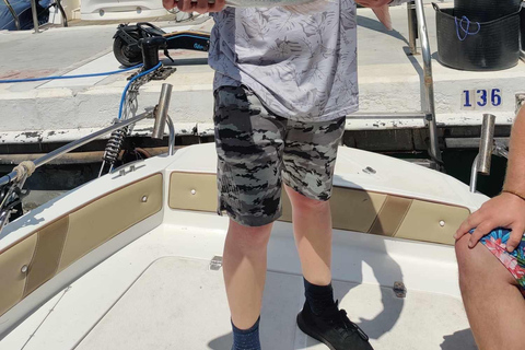 Fuengirola: Salida de Pesca con Bebidas y Material