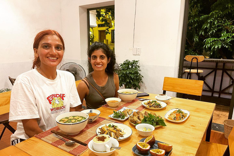 Da Nang: Traditional Cooking Class and meal with Local Girl